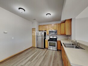 2291 Flagstone Ln in Carpentersville, IL - Foto de edificio - Building Photo