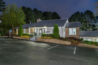 Veridian at Sandy Springs in Sandy Springs, GA - Foto de edificio - Building Photo