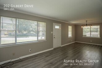202 Gilbert Dr in Little Rock, AR - Building Photo - Building Photo