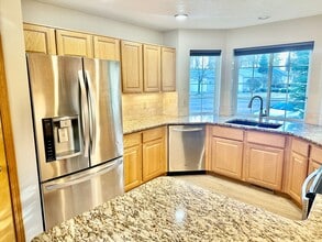 8432 N Pine Meadows Ln in Nine Mile Falls, WA - Building Photo - Building Photo