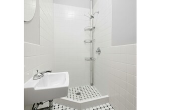 3 Centre Market Pl, Unit #1 in New York, NY - Building Photo - Building Photo