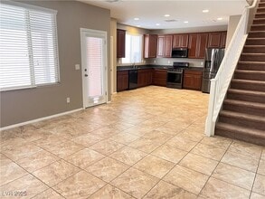 7237 Puddle Duck St in Las Vegas, NV - Building Photo - Building Photo