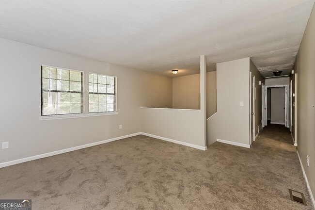 2239 Cherokee Valley Cir in Lithonia, GA - Building Photo - Building Photo