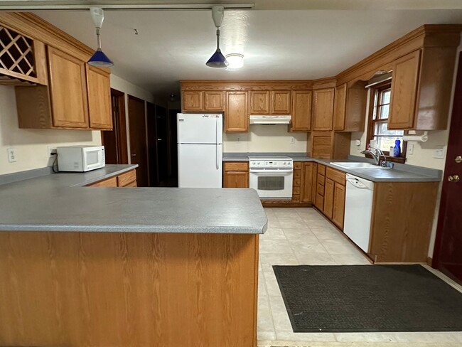 property at 37 Hillhurst Ave