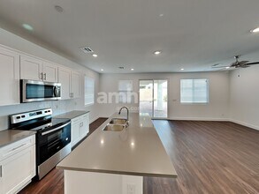 628 N Water St in Henderson, NV - Building Photo - Building Photo