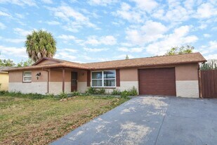7144 Stone Rd in Port Richey, FL - Building Photo