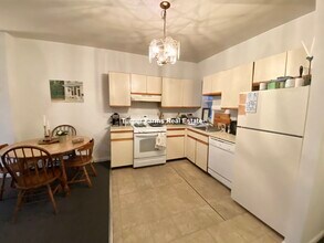 30 S Huntington Ave in Boston, MA - Foto de edificio - Building Photo