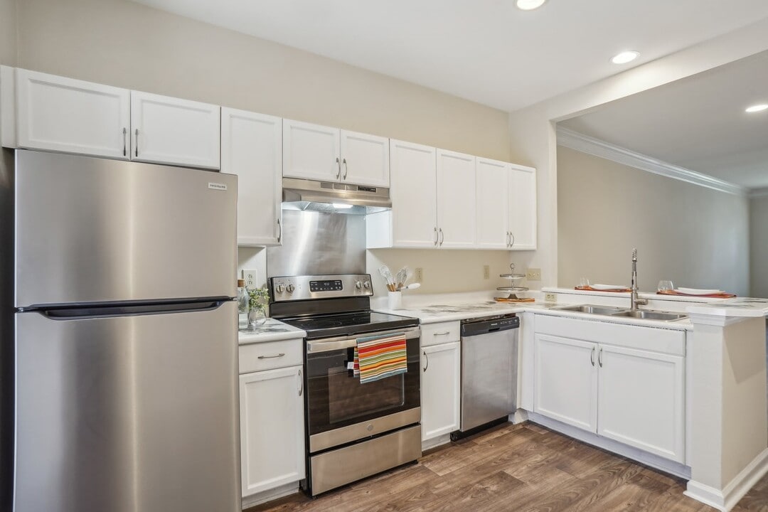 Greenway at Mallard Creek in Charlotte, NC - Building Photo