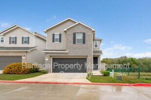 10643 Military Dr W in San Antonio, TX - Building Photo