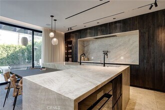 5106 Lindley Ave in Los Angeles, CA - Building Photo - Building Photo