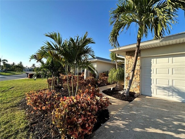 8611 51st Ave W in Bradenton, FL - Building Photo - Building Photo