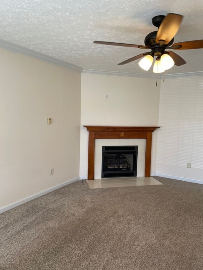 108 Croghan Way in Vine Grove, KY - Building Photo - Building Photo