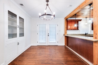 221 Woodvale Ave in Lafayette, LA - Building Photo - Building Photo