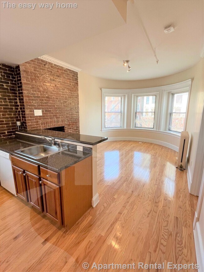 888 Massachusetts Ave in Cambridge, MA - Building Photo - Building Photo