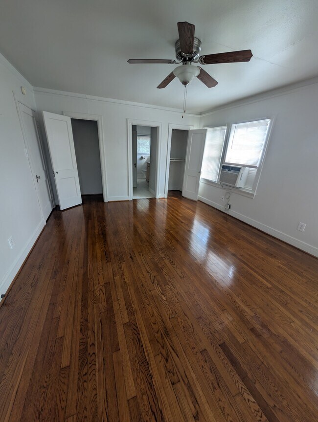 property at 5622 Chartres St