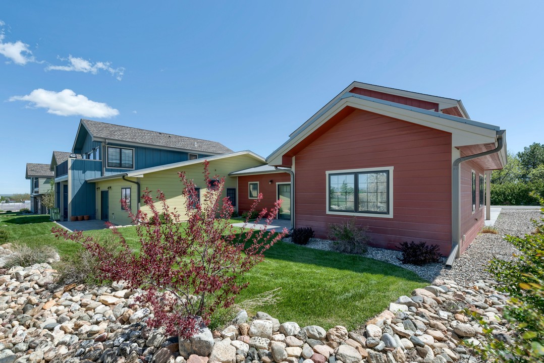 Headgate Apartments in Wheatland, WY - Foto de edificio