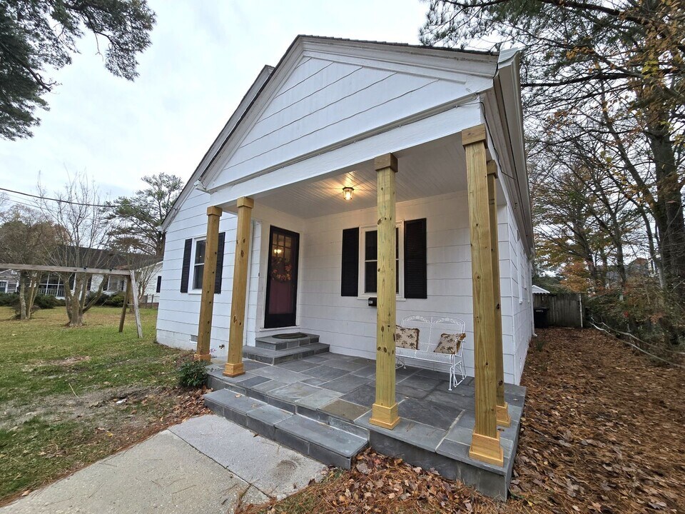 903 Raleigh St in Elizabeth City, NC - Building Photo