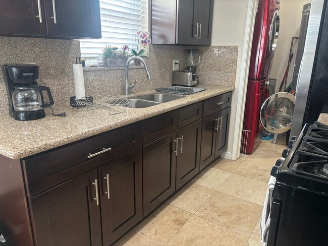 4238 W Slauson Ave, Unit 4238 Slauson in Los Angeles, CA - Foto de edificio - Building Photo