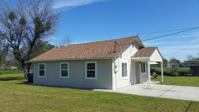 333-341 Ford Rd in Sacramento, CA - Foto de edificio - Building Photo