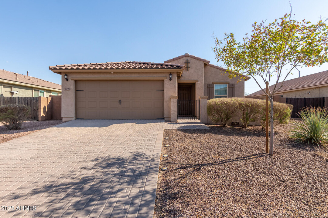 18221 W Pueblo Ave in Goodyear, AZ - Foto de edificio
