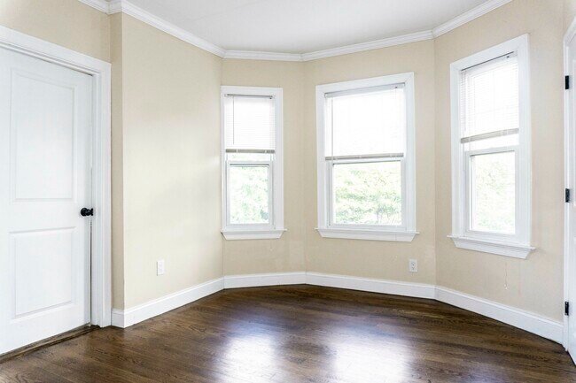 2965 Washington St, Unit 4 in Boston, MA - Foto de edificio - Building Photo