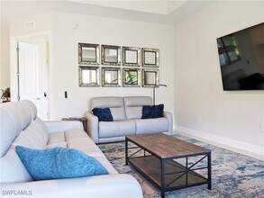 178 Indies Dr E in Naples, FL - Building Photo - Building Photo