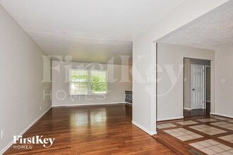 637 Sandy Oak Dr in Ballwin, MO - Building Photo - Building Photo
