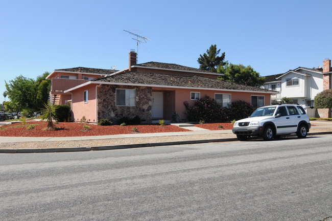 5743 Chesbro Avenue in San Jose, CA - Building Photo - Building Photo