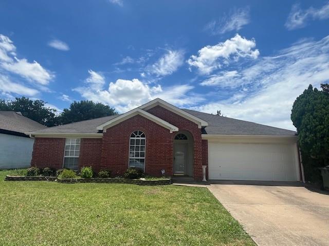 814 Elbe Dr in Arlington, TX - Building Photo
