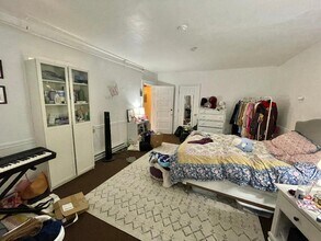 1061 Beacon St, Unit B in Brookline, MA - Building Photo - Building Photo