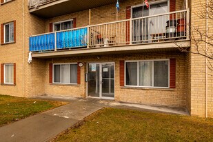 8161 Pie-IX Boul in Montréal, QC - Building Photo