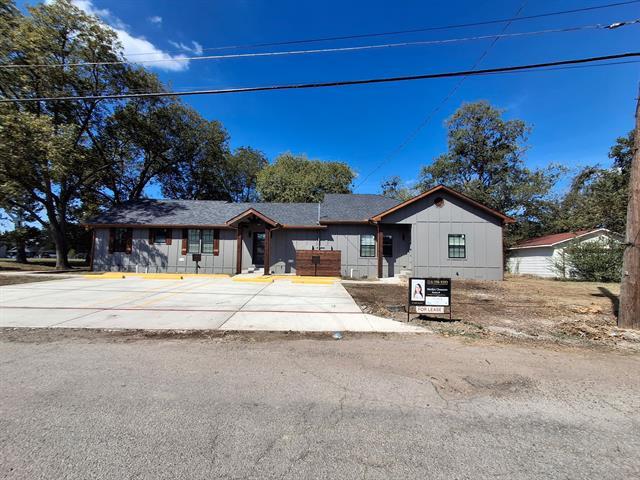 902 Chestnut St in Commerce, TX - Building Photo - Building Photo