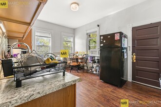 175 River St, Unit 2-2 in Cambridge, MA - Foto de edificio - Building Photo