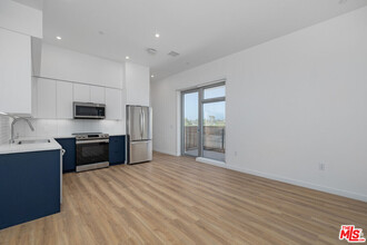 3123 Wilshire Blvd in Santa Monica, CA - Building Photo - Building Photo