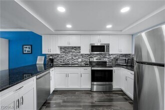 4260 SE 20th Pl in Cape Coral, FL - Building Photo - Building Photo