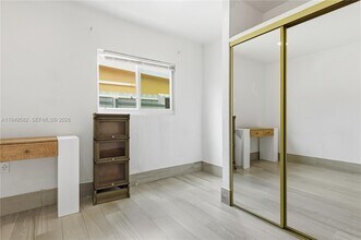 5737 SW 6th St in Miami, FL - Building Photo - Building Photo