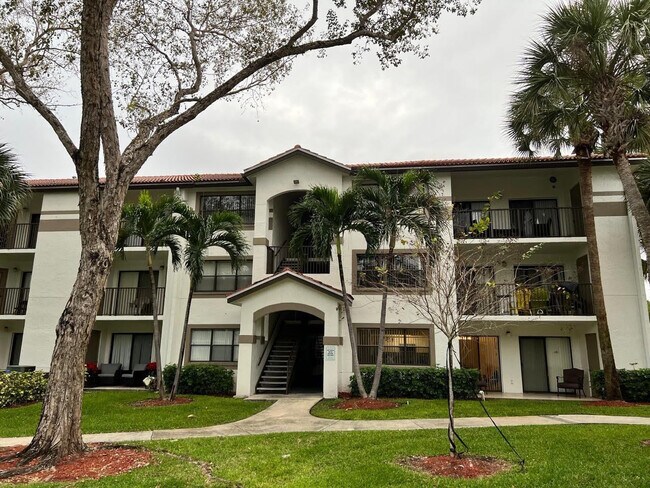 550 S Park Rd in Hollywood, FL - Building Photo - Building Photo