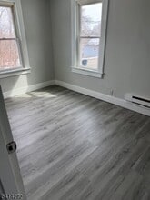 8 Center St in Newton, NJ - Building Photo - Building Photo