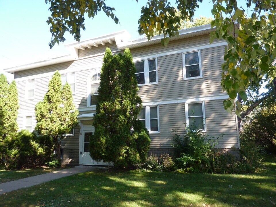 382 Wheeler St N, Unit #2 in St. Paul, MN - Building Photo