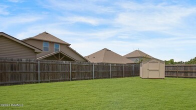 107 Bottes Ave in Youngsville, LA - Building Photo - Building Photo