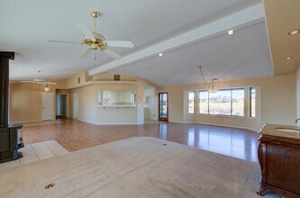 19580 Watts Valley Rd in Sanger, CA - Building Photo - Building Photo