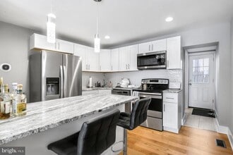 441 E Flora St in Philadelphia, PA - Building Photo - Building Photo