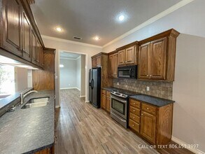 6010 100th St in Lubbock, TX - Building Photo - Building Photo