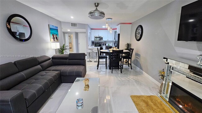 5680 SW 3rd Pl in Margate, FL - Building Photo - Building Photo