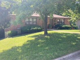 1616 Garden Dr, Unit A in Columbia, MO - Building Photo