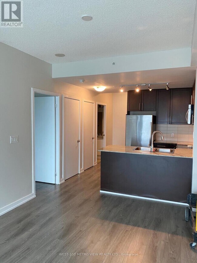 3985-3985 Grand Park Dr in Mississauga, ON - Building Photo - Building Photo
