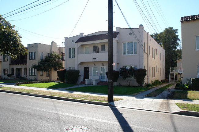 624 E Maple St in Glendale, CA - Building Photo - Building Photo