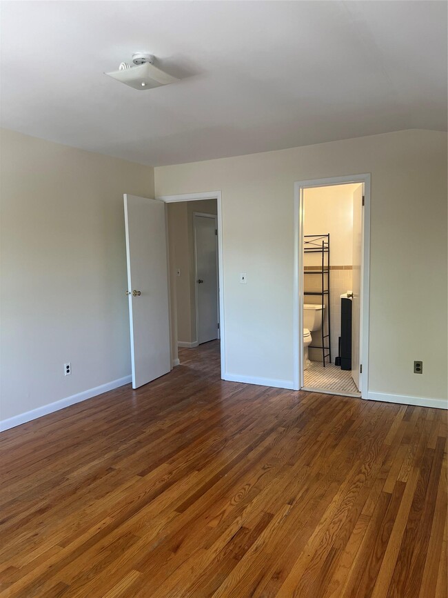206-18 45th Rd in Queens, NY - Building Photo - Building Photo