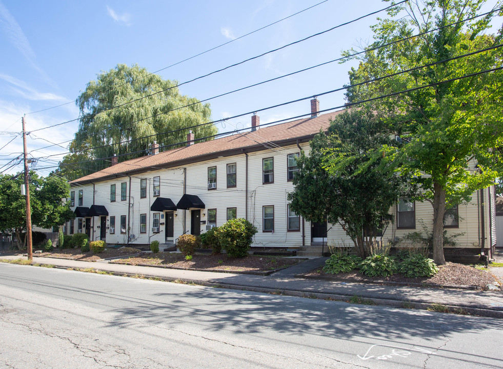 46 Cedar St in Framingham, MA - Building Photo