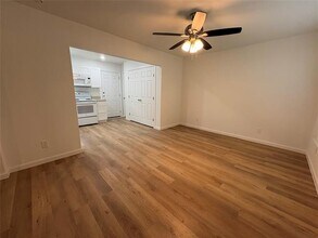 206 W Sliger Dr in Duncanville, TX - Foto de edificio - Building Photo